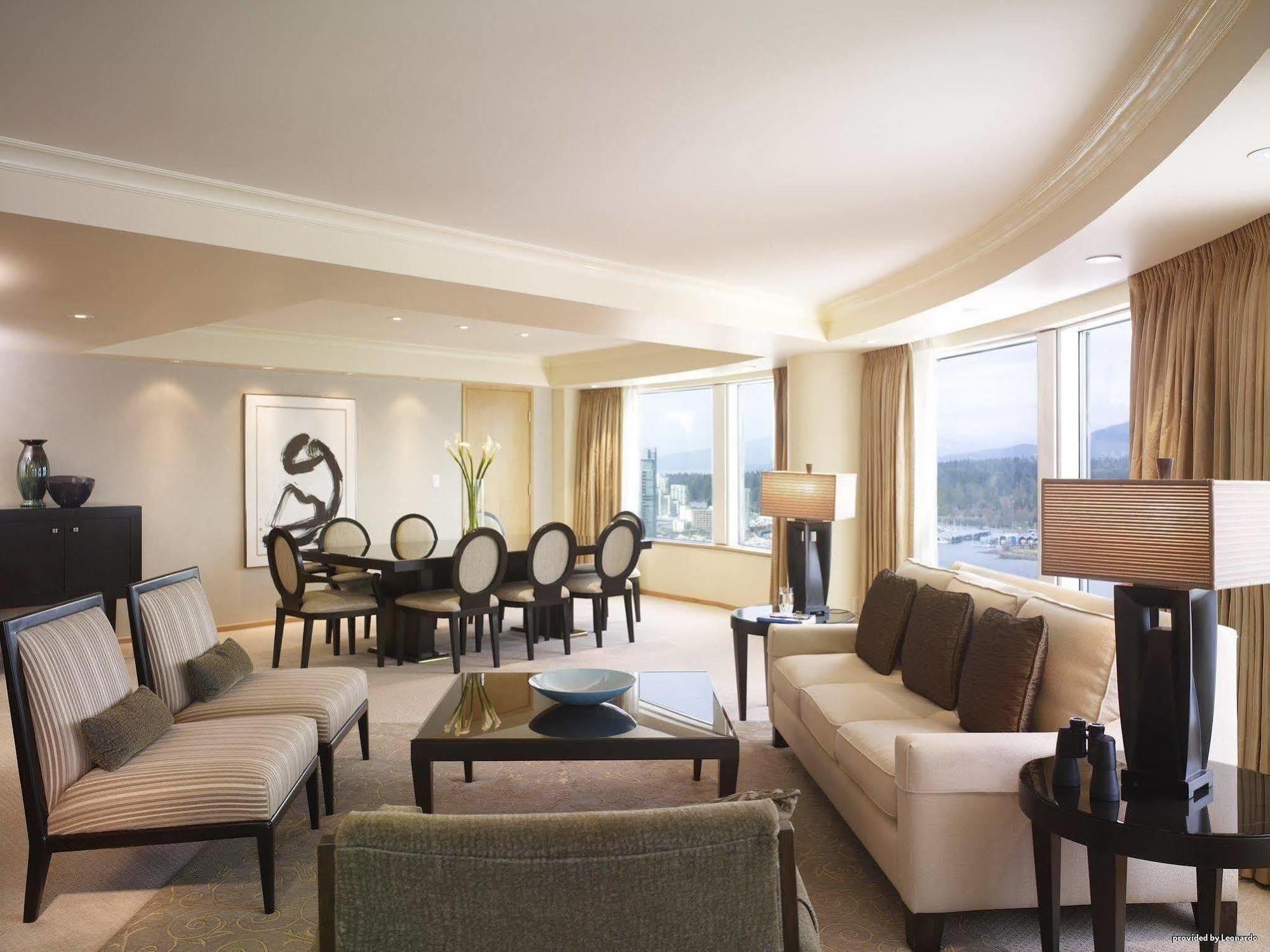 แพน แปซิฟิค แวนคูเวอร์ Hotel ห้อง รูปภาพ A suite at the Conrad Hong Kong